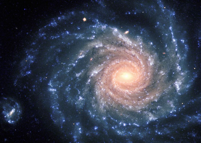 Sterne und Galaxien sind der sichtbare Beweis, dass im Universum Materie dominiert. 