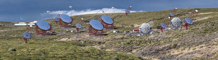 View of the future CTA telescope array on the island of La Palma. The first Large-Sized Telescope was inaugurated in 2018. (Graphics: Gabriel Pérez Diaz, IAC) 