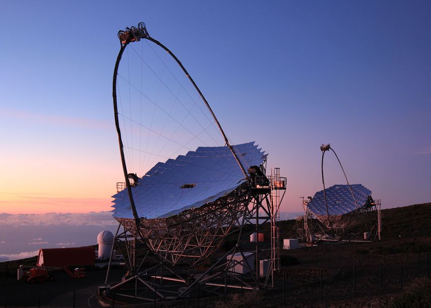 Die MAGIC-Teleskope auf La Palma (Foto: MAGIC Collaboration)