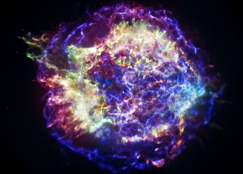 The supernova remains Cassiopeia A generates too little energy for it to come into question as an accelerator for cosmic radiation. (Image: NASA/CXC/SAO) 