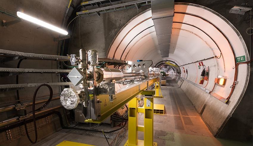 Die 10-Meter lange Plasmazelle des AWAKE-Experiments am CERN